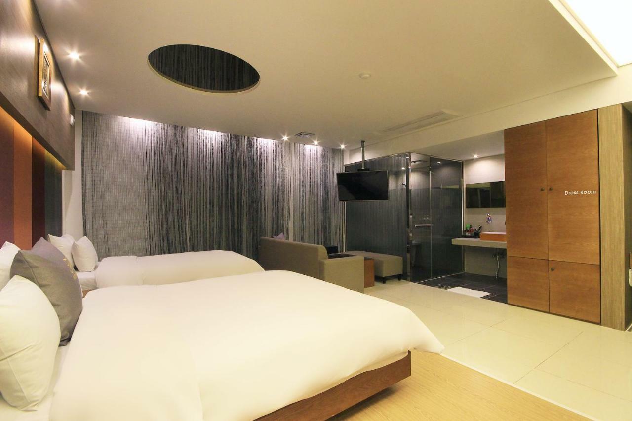 H Drive Hotel Iksan Exterior foto