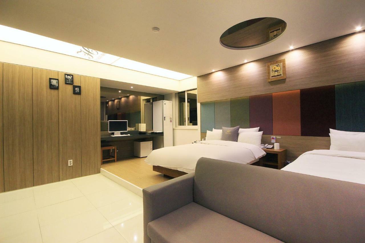 H Drive Hotel Iksan Exterior foto