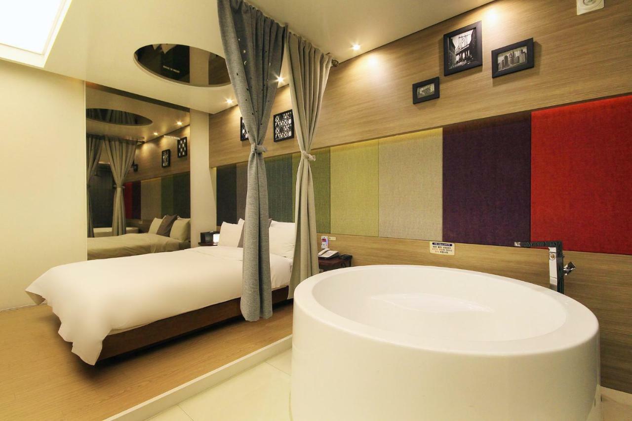 H Drive Hotel Iksan Exterior foto