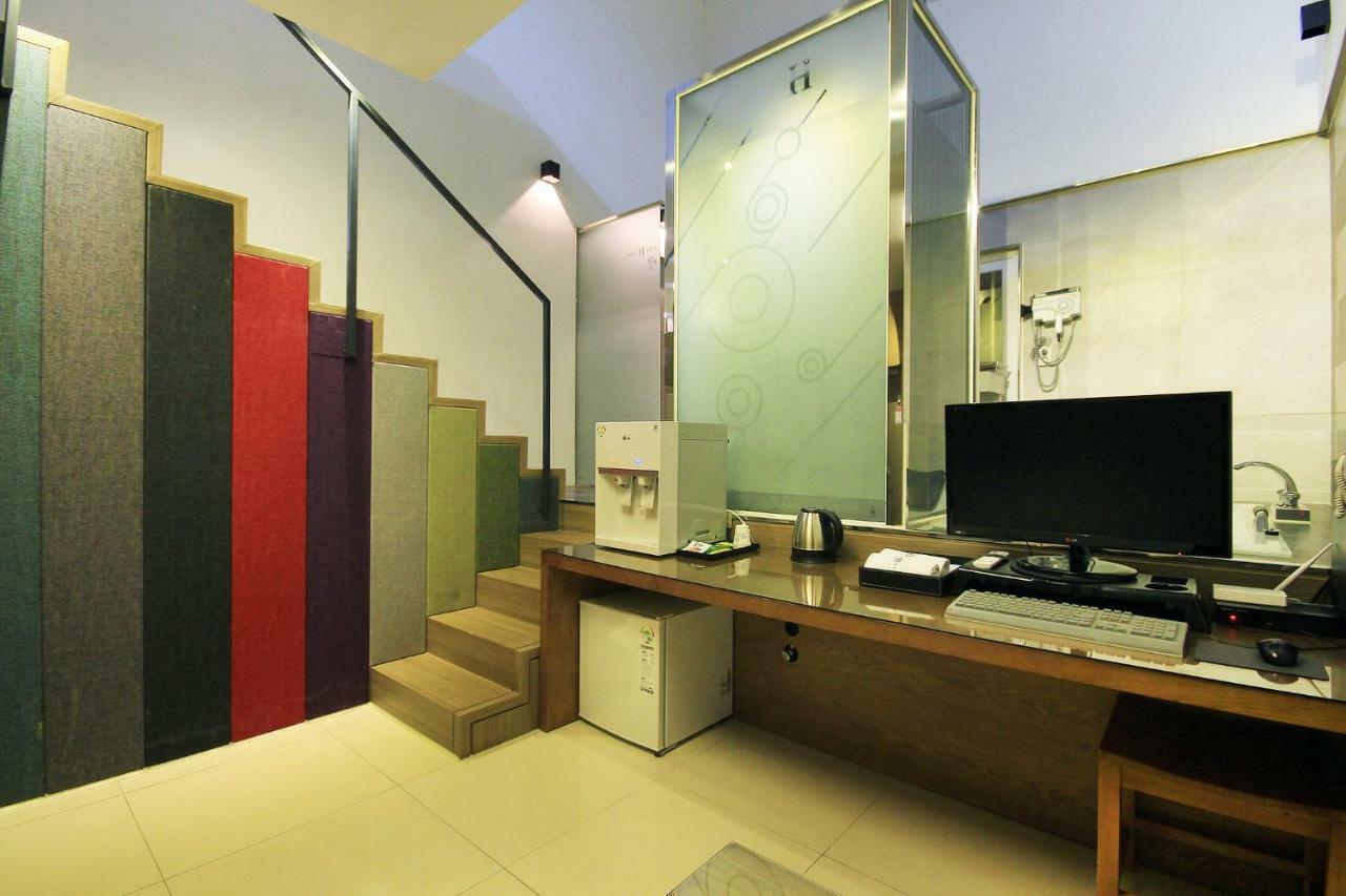 H Drive Hotel Iksan Exterior foto